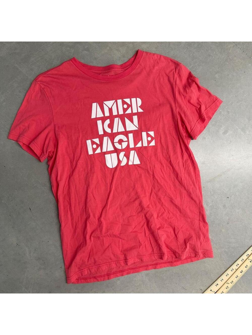 2000's Men's American Eagle Outfitters USA Spellout Tee Sized Large